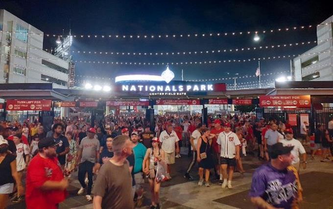 Dos víctimas de disparos afuera del estadio de Washington