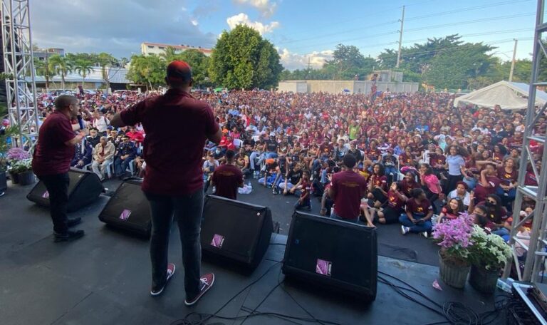 ADOSE celebra día de la Juventud “Amando a los Olvidados”