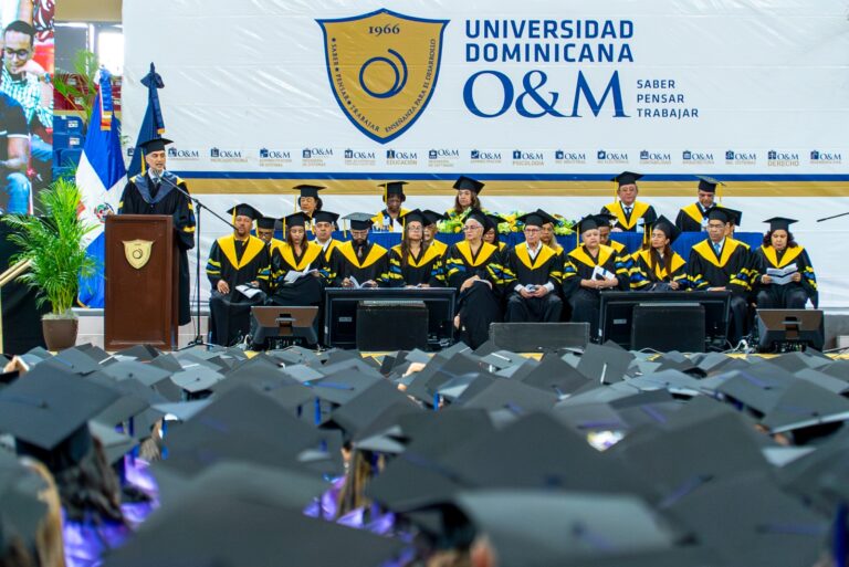 O&M entregó a la sociedad 1,979 nuevos profesionales en diferentes áreas del saber