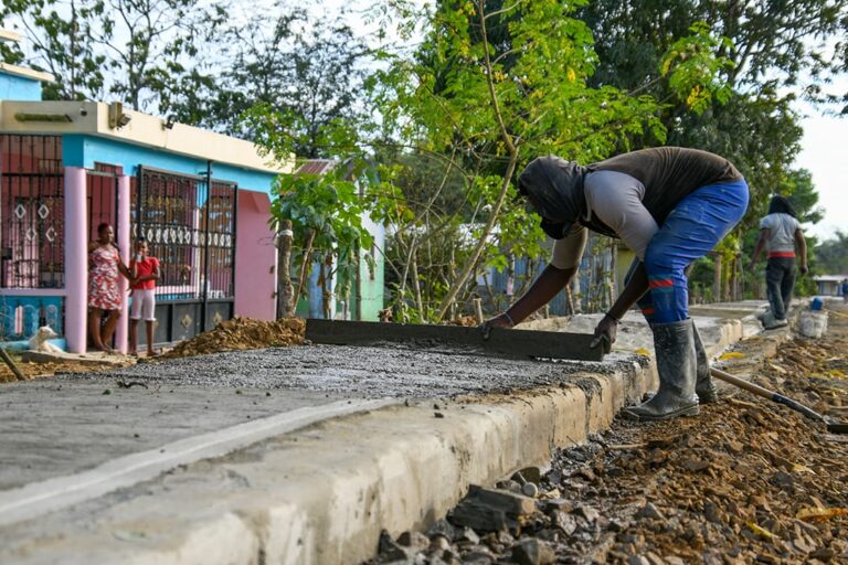 MOPC se dirige con todos sus equipos durante 45 días a Sabana Grande de Boyá