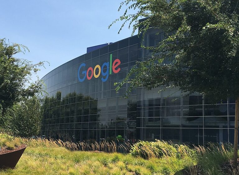 Google sigue reduciendo costos: Despide a cientos de equipos de hardware y asistentes de voz