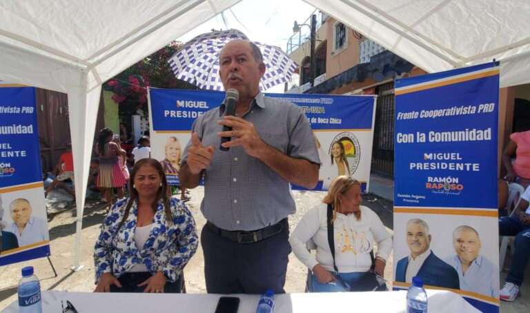 Cooperativistas se manifiestan en apoyo a candidatos del PRD en Boca Chica