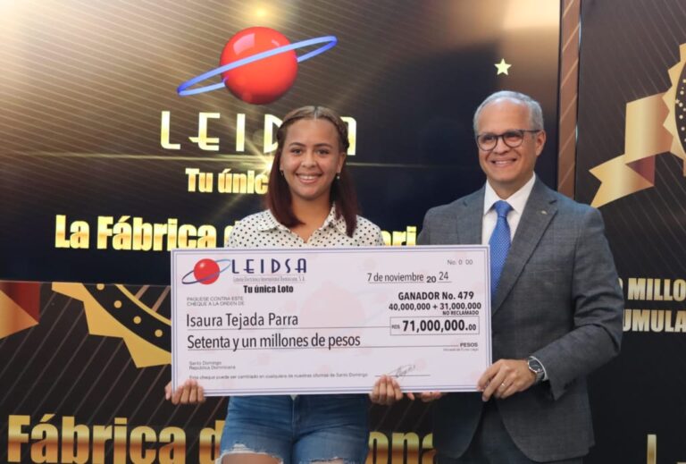 LEIDSA entrega 71 millones de pesos a manicurista ganadora del Loto