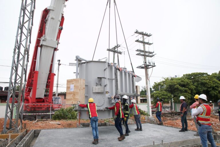 EDEEste fortalece infraestructura eléctrica en Los Mina con instalación de nuevo transformador de 50 MVA