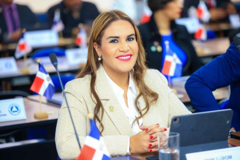 Eligen diputada Michelle Ortiz como presidenta de la Comisión de Comercio y Desarrollo del Parlacen