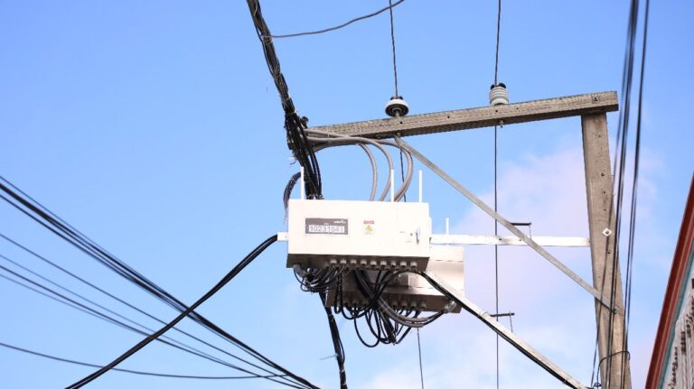 EDEEste avanza en la reducción de pérdidas de energía en Las Malvinas, Santo Domingo Norte