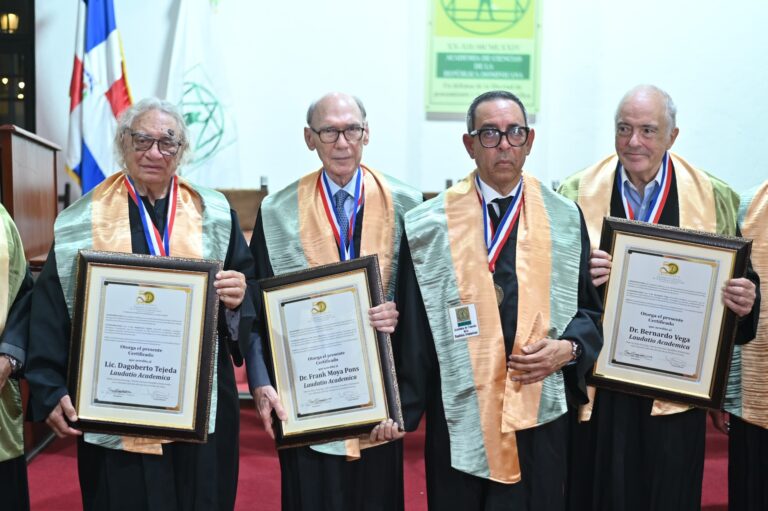 Academia de Ciencias otorga Laudatio Académica a  Frank Moya Pons, Bernardo Vega y Dagoberto Tejeda