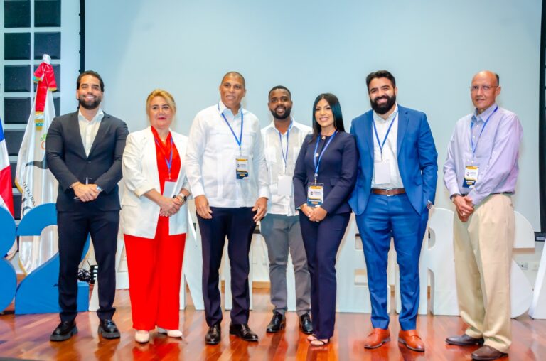 Baní se convierte en epicentro de la innovación constructiva con el 1er Congreso Regional Sur 2025